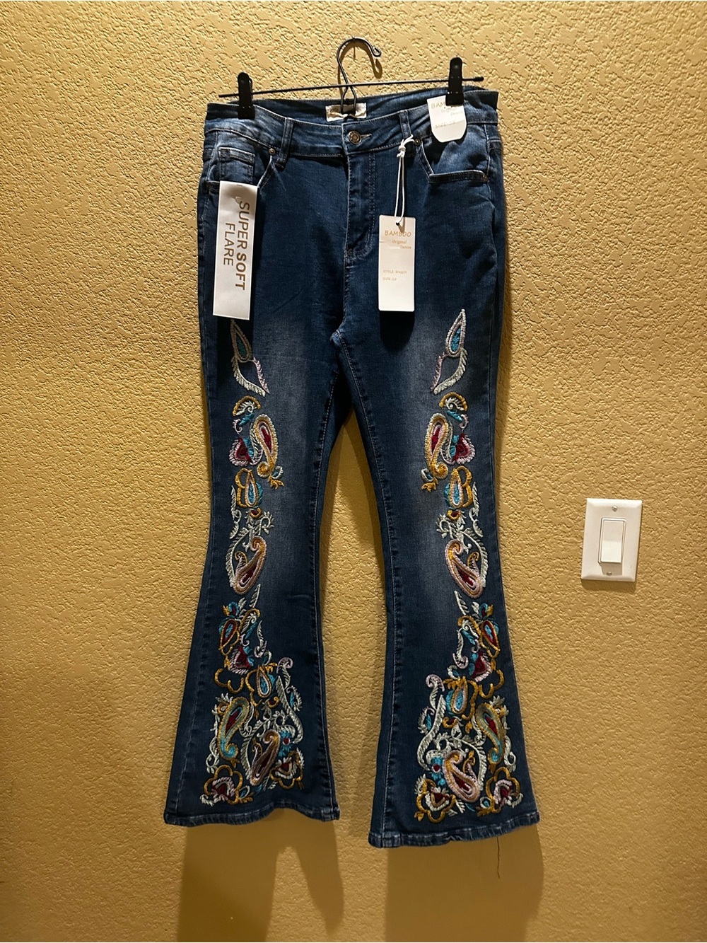 Bamboo NWT Size 15 Stretch Embroidered Flare Jeans Y2K Boho Dark wash - Picture 3 of 5